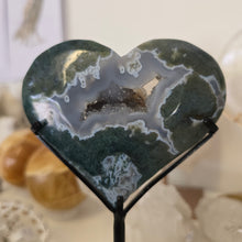 Load image into Gallery viewer, Moss Agate Heart with Stand
