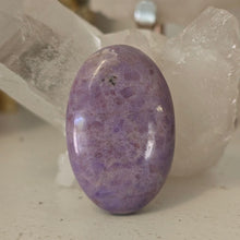 Load image into Gallery viewer, Lavender Jade Palmstone
